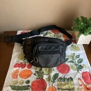 Vintage style black leather blend adjustable Fanny pack